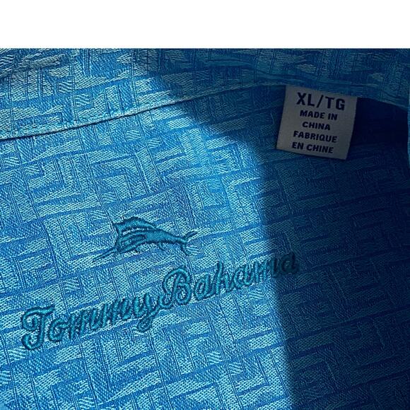 Tommy Bahama XL – Button-Up Shirt – Blue – Short Sleeve – 100% Silk - Picture 3 of 8